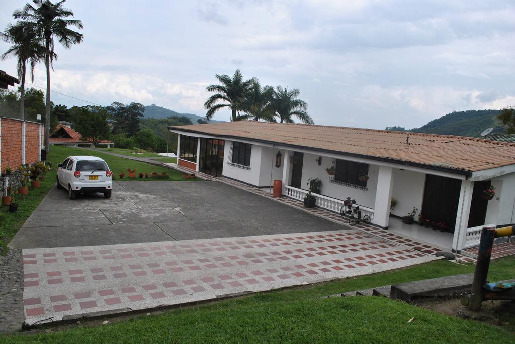 Hostal Don Bernardo Santa Rosa De Cabal Esterno foto