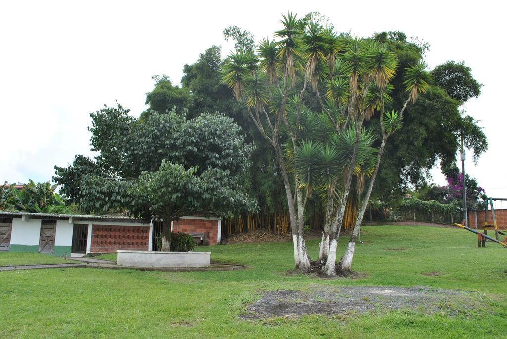 Hostal Don Bernardo Santa Rosa De Cabal Esterno foto